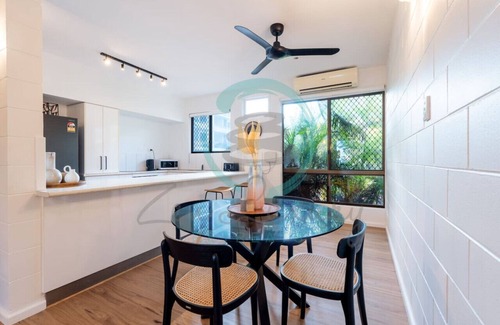 Rapid Creek Apartment | Nightcliff Foreshore: Seaview ~ Outdoor Dining
