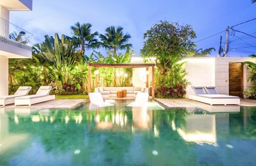 Berawa Cottage | Niko2 · Marvelous 5 Bedroom Villa Close to Finns