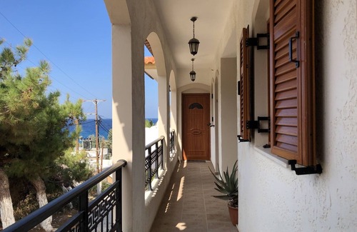 Gialiskari Apartment | Nikos Apartments A5 - One Bedroom Apartment, Sleeps 5
