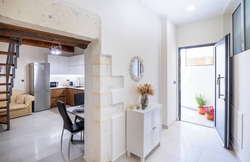 Prines House | Nikos StoneHouse family home, located in the center of Prines