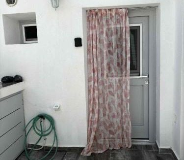 Emporio Apartment | Nikos White Cave In Emporio