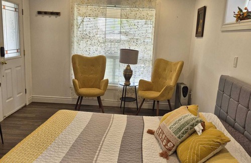 Guelph Apartment | Nimo HomeStay, New Entire Studio Apartment