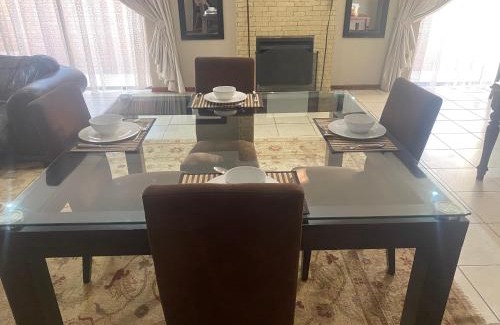 Kimberley House | Nimza K Guesthouse