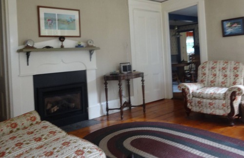 West Tremont House | Nineteen Century Sea Captain's House On The Quiet Side