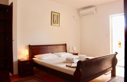 Velji Vinogradi House | Nir Apartments Budva