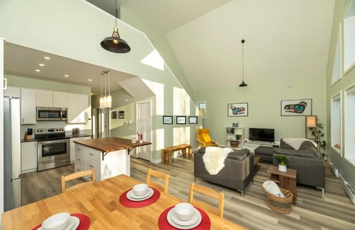 Whitehorse House | NN - The Springs Hotsprings Resort 3-bed 2-bath