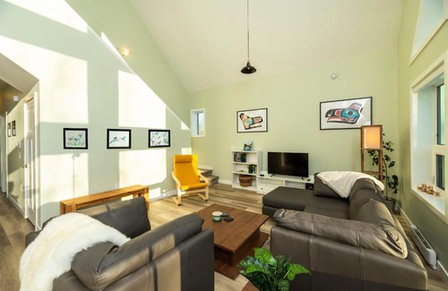 Whitehorse House | NN - The Springs Hotsprings Resort 3-bed 2-bath