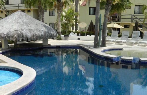 Downtown San Jose del Cabo Condo | nnn Club La Costa Hotel Zone Beautiful 1 Bedroom Condo Across From The Beach