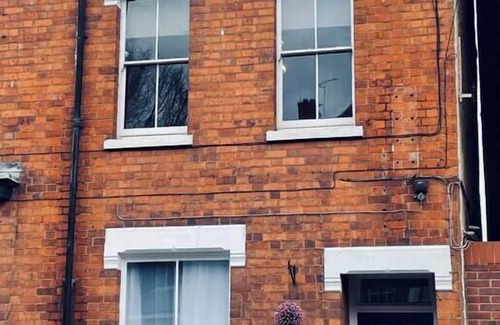 Newent House | No. 2 High Street, Newent – characterful Victorian house