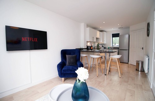 St. Thomas House | No. 2 Marina Walk by SSW - FREE Parking, Close to the Marina