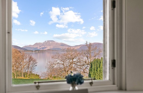 Arden Cottage | No 3 Lomond Castle - Sleeps 4 - sleeps 4 guests in 2 bedrooms