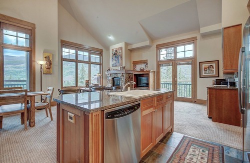 River Run Condo | No Cleaning Fees, Luxurious 3 Br In River Run Village Featuring Ski In,ski Out 3 Bedroom Condo by RedAwning