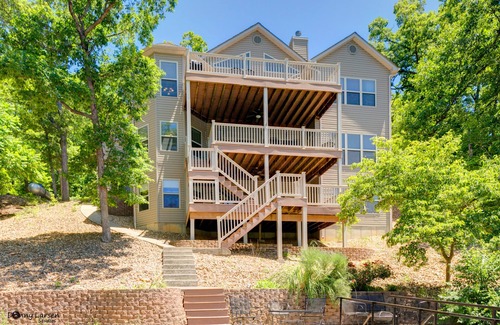 Rocky Mount House | NO WAKE COVE! 7bed/5baths, Gameroom, Bar, Dining seats 22! Sleeps 22!