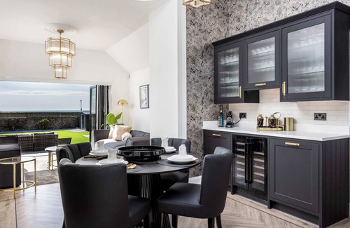 Troon House | No36 South Beach - Donnini Apartments