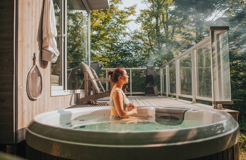 Stoneham-et-Tewkesbury Cabin | Nöge 02 : Cabin in nature with private spa and sauna