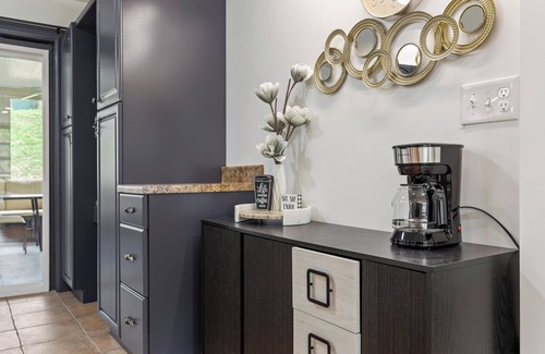 Sevierville House | Noir Manor 3BR House