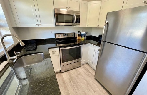 Nokomis Cottage | NOKOMIS BEACH BUNGALOW 229 n15 mins walk to the beach