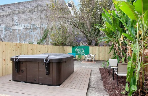 Tulane - Gravier House | NOLA Chic 5BR Retreat w/Hot Tub in the City