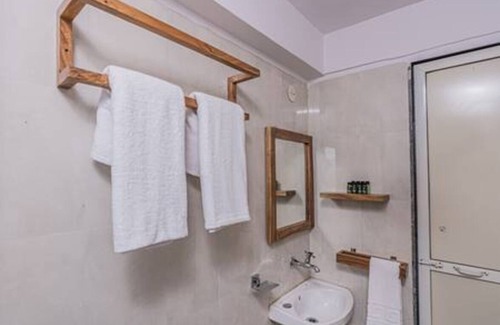 Vile Parle East Apartment | Nook&Co - Andheri East 902