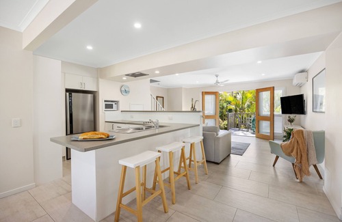 Noosaville Apartment | Noosa Outrigger Beach Resort