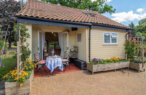 Bressingham Cottage | NORBANK COTTAGE, romantic, character holiday cottage in Bressingham