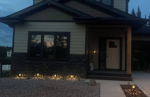 Nordegg House | Nordegg Retreat - rest and unwind in the mountains or go on adventure !