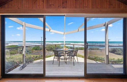 Middleton House | Norfolks Beachfront Cottage