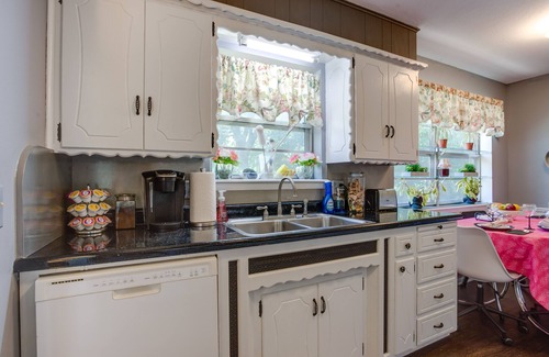 Norman House | Norman Home w/Yard, Walk to Park & OU Campus!