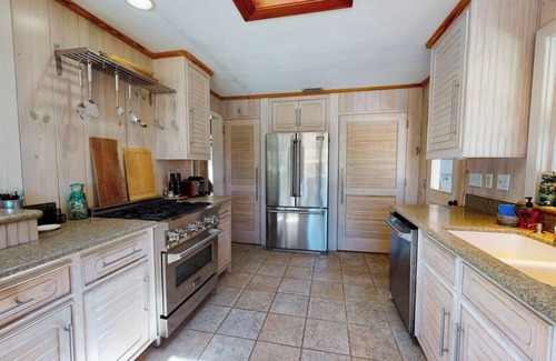 New Smyrna Beach House | North Beach rental! 2 Bedroom, 1 flex room and 1 bath home, just one block from beach access and Grayce Barck Park with nature trails.