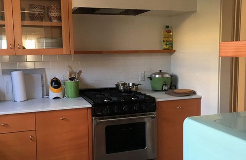 North Berkeley Condo | North Berkeley Gem near Gourmet Ghetto
