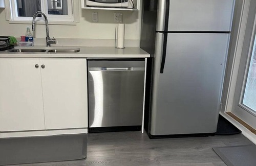 Delta House | North delta guest suite with kitchen