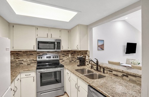 Golden Glades - The Woods House | North East Florida Retreat