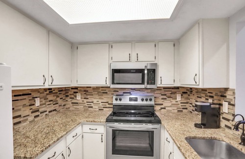 Golden Glades - The Woods House | North East Florida Retreat