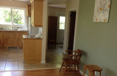 North Hatley House | North Hatley Private Serene one Bedroom Chalet ten Minute Walk From Village