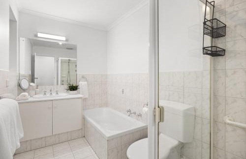 North Haven House | North Haven Days - Modern Comfort near the Beach