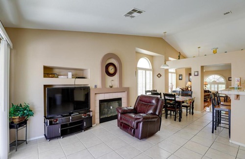 North Las Vegas House | North Las Vegas Home about 5 Mi to Fremont St!