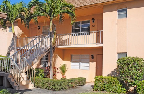 Palm River Estates Condo | North Naples condo, comfortably furnished, in a great location