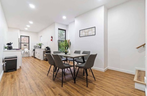 Central Northside House | North Shore 3 Bedroom Home w/Back Yard