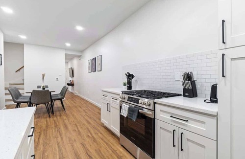 Central Northside House | North Shore 3 Bedroom Home w/Back Yard