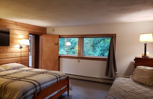 Spartansburg Cabin | North West Pennsylvania sleeps 47- Family Reunions; Weddings; Gatherings