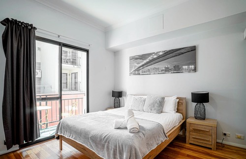 Perth Apartment | Northbridge City Retreat: 1BR Apartment