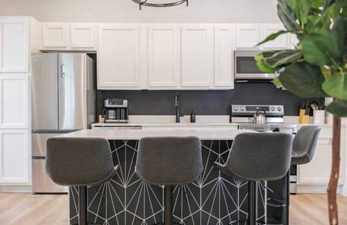 Springfield Apartment | Northeast Florida Retreat
