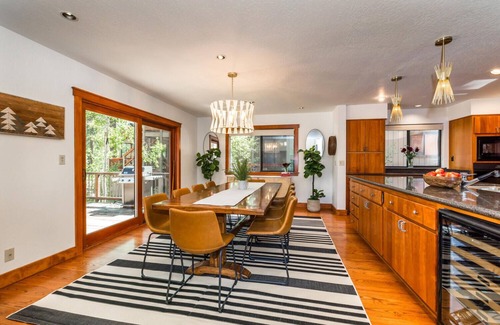 Truckee Ski Chalet | Northstar 5 Bedroom, Minutes to Ski, Private Spa, Golf & Viewsn