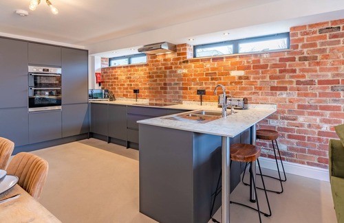 Cheltenham Cottage | Norton Coach House - Cheltenham Spa