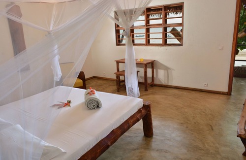 Ambondrona Hotel | Nosy Lodge
