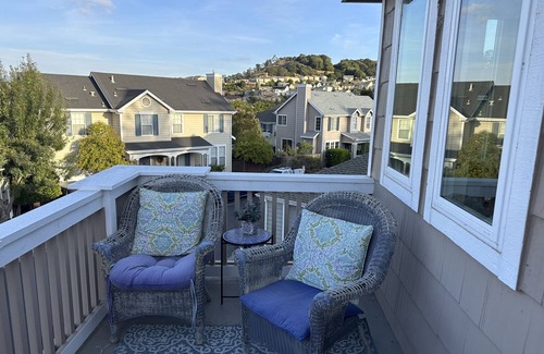 Petaluma Cottage | Not Active Charming 2-bedroom cottage in awesome Petaluma with WiFi, AC