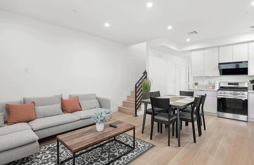 Pico-Union Apartment | Not affected by the fire/Stunning 5BR 5BA Luxury Villa Elegant Design Prime Loca