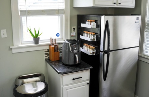 South Bend House | Notre Dame Getaway - Cozy home that sleeps 6 + 2 full baths