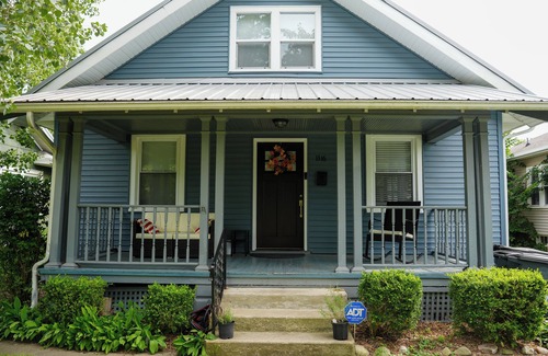 South Bend House | Notre Dame Getaway - Cozy home that sleeps 6 + 2 full baths