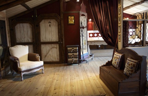 La Chaise-Dieu House | NotreBergerie, Baffour La Chaise Dieu